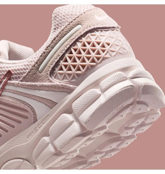 Кросівки жіночі Nike Zoom Vomero 5 Pink (HQ0458-600), 38, WHS, 10% - 20%, 1-2 дні