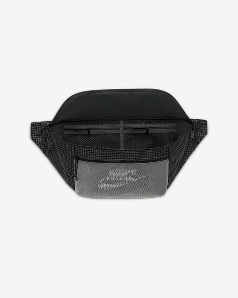 Сумка на пояс Nike Tech Hip Pack (CV1411-011), One Size, WHS, 20% - 30%, 1-2 дня