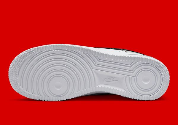 Кросівки жіночі Nike Air Force 1 Low "Patent Swoosh" (DQ7570-001), 36, WHS, 1-2 дні
