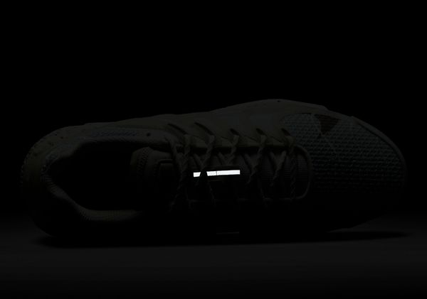 Кросівки унісекс Nike Air Max Terrascape Plus (DN4590-100), 40.5, WHS, 1-2 дні