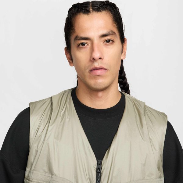 Жилетка мужская Nike Tech Woven Vest (HM4262-320), M, WHS, 1-2 дня