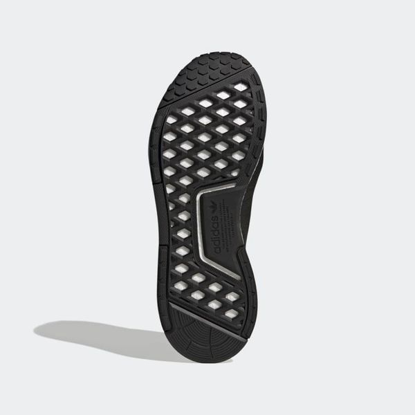 Кросівки чоловічі Adidas Nmd_R1 V3 (HQ9838), 42 2/3, WHS, 1-2 дні