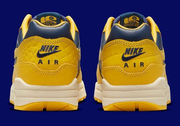 Кросівки жіночі Nike Air Max 1 Tokyo 23 (FJ5479-410), 43, WHS, 1-2 дні