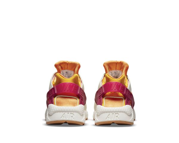 Кросівки жіночі Nike Air Huarache (DO6720-100), 38, WHS, 1-2 дні