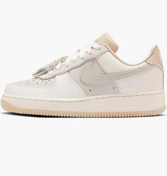 Кросівки жіночі Nike Air Force 1 07 (HV1813-001), 36.5, WHS, < 10%, 1-2 дні