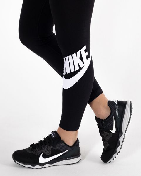 Трейлові кросівки для бігу жіночі Nike Juniper Trail (CW3809-001), 38, WHS, < 10%, 1-2 дні