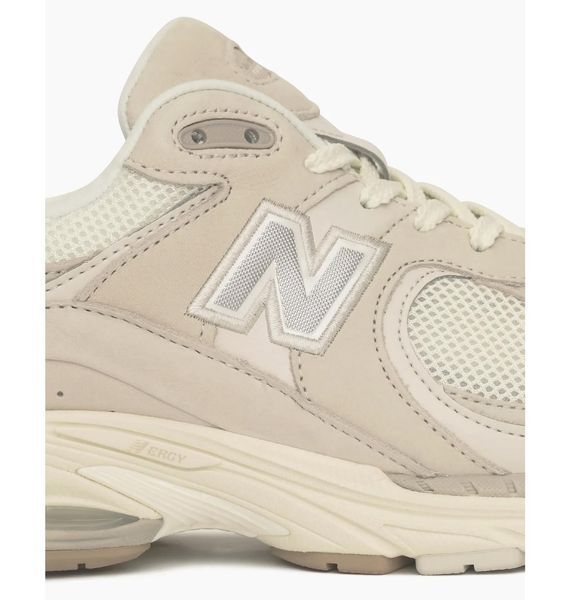 Кросівки чоловічі New Balance 2002R White Ivory (M2002RAA), 42, WHS, < 10%, 1-2 дні