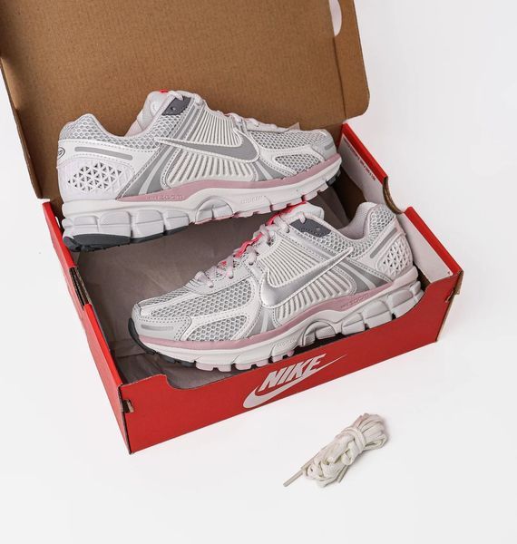 Кросівки жіночі Nike Air Zoom Vomero 5 White (FN3695-001), 38, WHS, < 10%, 1-2 дні