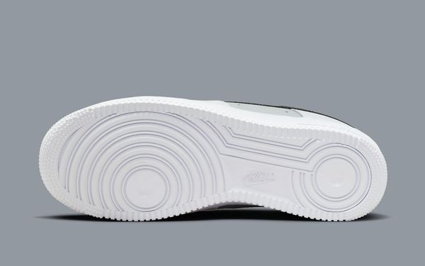 Кросівки чоловічі Nike Air Force 1 07 (FQ2204-100), 47.5, WHS, 1-2 дні