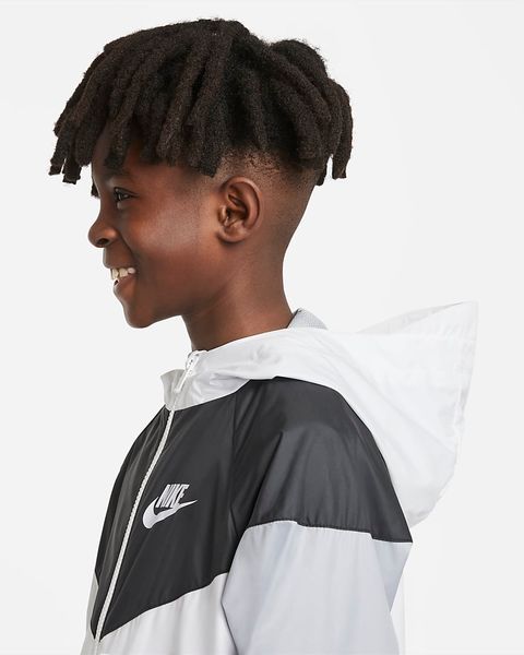 Куртка детская Nike Sportswear Windrunner (850443-102), S, WHS, 30% - 40%, 1-2 дня