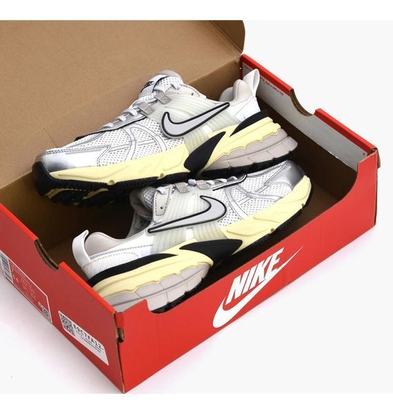 Кросівки жіночі Nike Wmns V2k Run (FD0736-100), 36.5, OFC, 30% - 40%, 1-2 дні