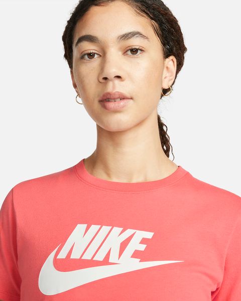 Футболка жіноча Nike Sportswear Essentials Women's Logo T-Shirt (DX7906-894), M, WHS, 40% - 50%, 1-2 дні