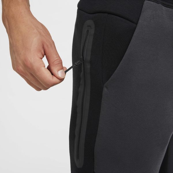 Брюки чоловічі Nike Tech Fleece Joggers (HV0959-015), S, WHS, < 10%, 1-2 дні