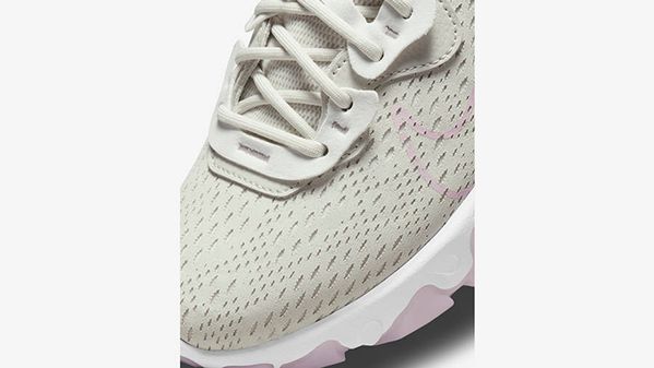 Кросівки жіночі Nike React Vision (DQ0800-001), 36.5, WHS, 1-2 дні