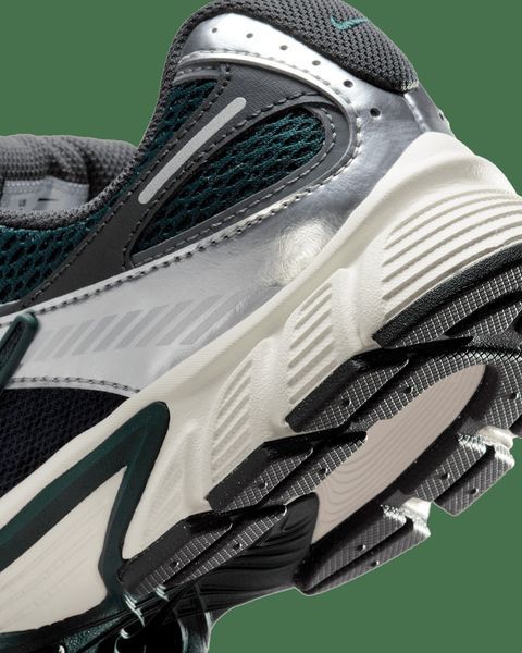 Кросівки жіночі Nike V5 Rnr (HQ7901-300), 40.5, OFC, 30% - 40%, 1-2 дні