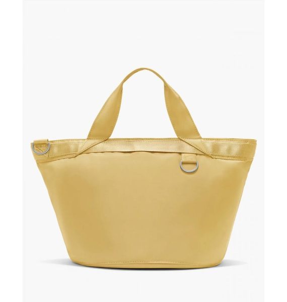 Сумка на плечо Nike W Nsw Futura Lx Tote &ndash; Nk Air (DR5671-795), One Size, WHS, 30% - 40%, 1-2 дня