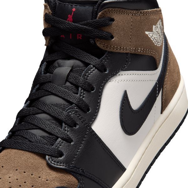 Кросівки чоловічі Jordan 1 Mid Black/Palomino (DQ8426-007), 41, WHS, 1-2 дні