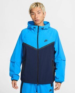 Вітровка чоловіча Nike Tech Woven Full-Zip Windrunner Jacket (HV6514-451), M, WHS, 30% - 40%, 1-2 дні
