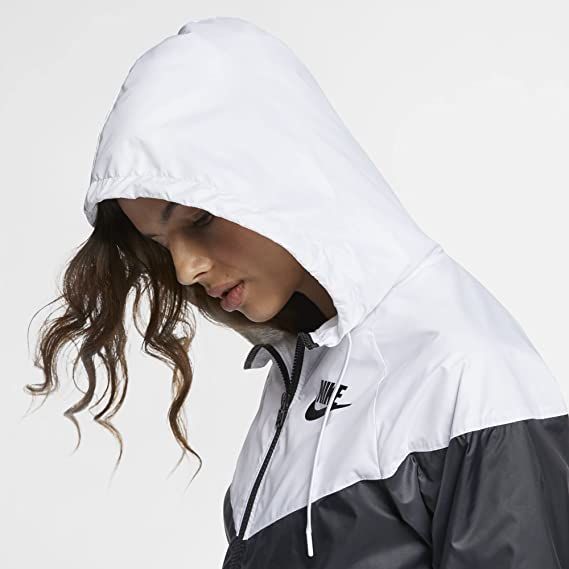 Вітровка жіноча Nike Sportswear Windrunner (CN6910-011), XL, WHS, 1-2 дні