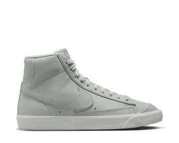 Кеди жіночі Nike Blazer Mid Premium Casual (DQ7572-001), 40.5, WHS, 1-2 дні