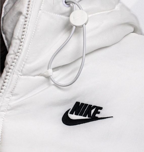 Куртка жіноча Nike Sportswear Classic Puffer Therma-Fit Loose Hooded Jacket (FB7672-100), M, WHS, > 50%, 1-2 дні