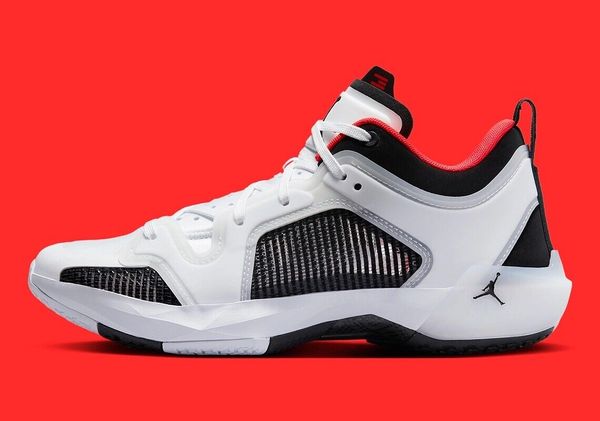 Кросівки чоловічі Nike Air Jordan 37 Low Sneakers (DQ4122-100), 46, WHS, 10% - 20%, 1-2 дні