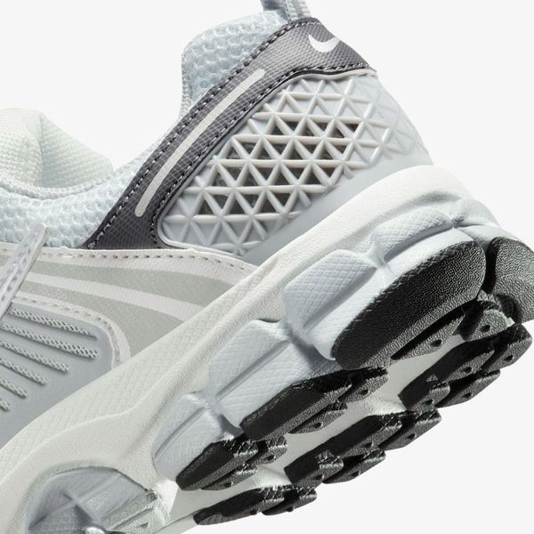 Кроссовки детские Nike Vomero 5 (HF6998-008), 35.5, WHS, 1-2 дня