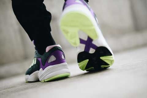 Кроссовки женские Adidas Yung-1 (BD7655) - Интернет-магазин одежды, обуви и  аксессуаров Ideal Sport. Купить оригинальную обувь и одежду с доставкой по  Украине.