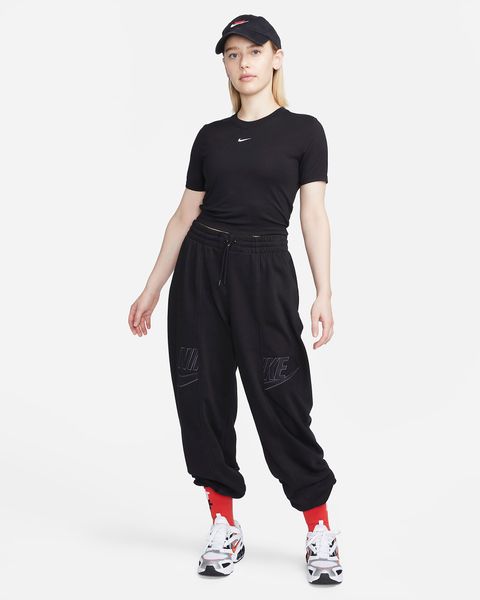 Футболка женская Nike Sportswear Essential Slim-Fit Crop T-Shirt (FB2873-010), L, WHS, 40% - 50%, 1-2 дня