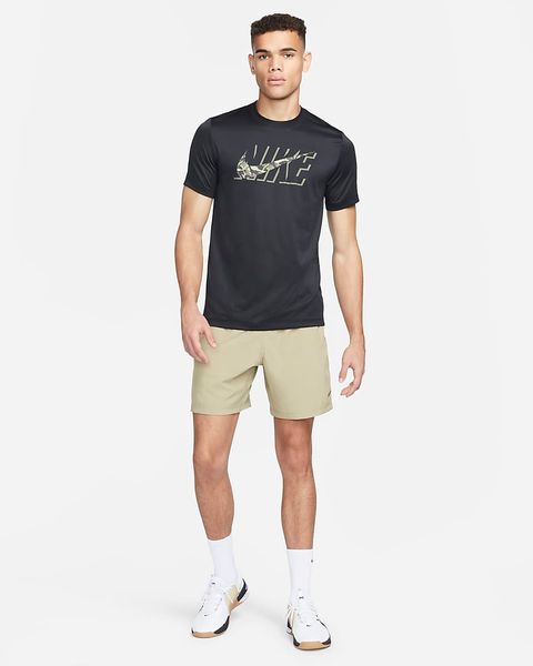 Футболка чоловіча Nike Fitness T-Shirt (DZ2741-010), S, WHS, 30% - 40%, 1-2 дні