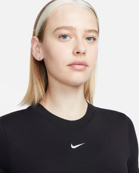 Футболка жіноча Nike Sportswear Essential Slim-Fit Crop T-Shirt (FB2873-010), M, WHS, 30% - 40%, 1-2 дні