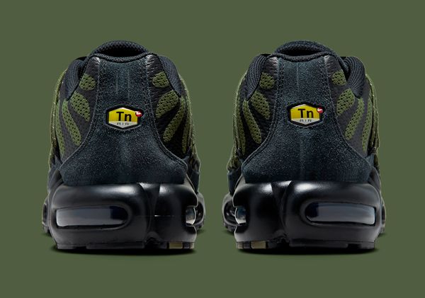 Кросівки чоловічі Nike Air Max Plus Toggle (FJ4232-200), 38, WHS, 1-2 дні