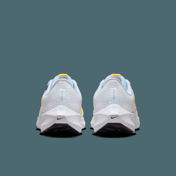 Кросівки жіночі Nike Air Zoom Pegasus 40 White Blue (DV3854-102), 38.5, WHS, 30% - 40%, 1-2 дні