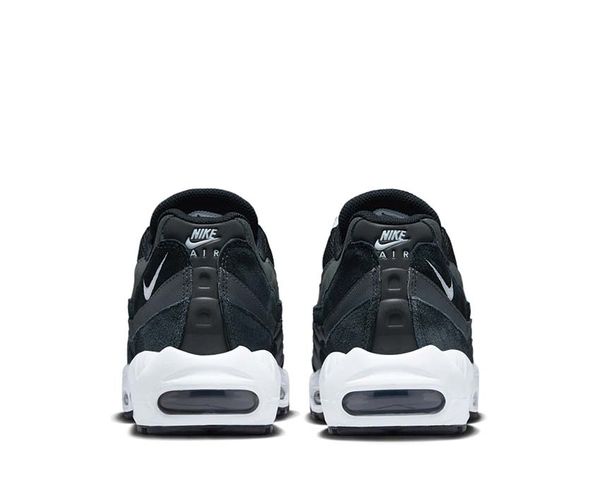 Кросівки чоловічі Nike Air Max 95 (DM0011-009), 40.5, WHS, 1-2 дні