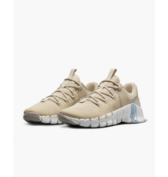 Кросівки жіночі Nike Free Metcon 5 (DV3950-105), 40, WHS, 10% - 20%, 1-2 дні