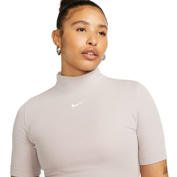 Футболка жіноча Nike Sportswear Essentials T-Shirt (DV7958-272), M, WHS, 40% - 50%, 1-2 дні