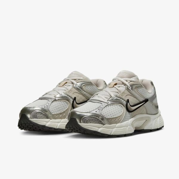Кросівки жіночі Nike V5 Rnr (HQ7901-104), 38.5, WHS, < 10%, 1-2 дні
