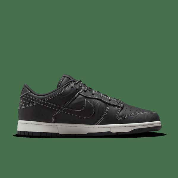 Кроссовки унисекс Nike Dunk Low (IO4550-001), 41, WHS, 1-2 дня