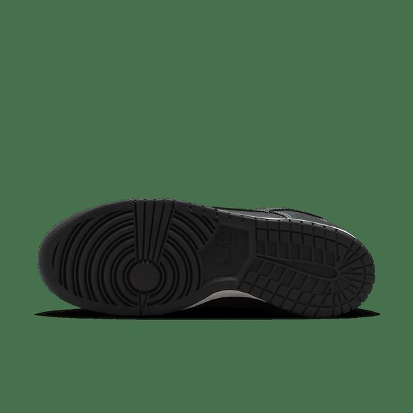Кроссовки унисекс Nike Dunk Low (IO4550-001), 41, WHS, 1-2 дня