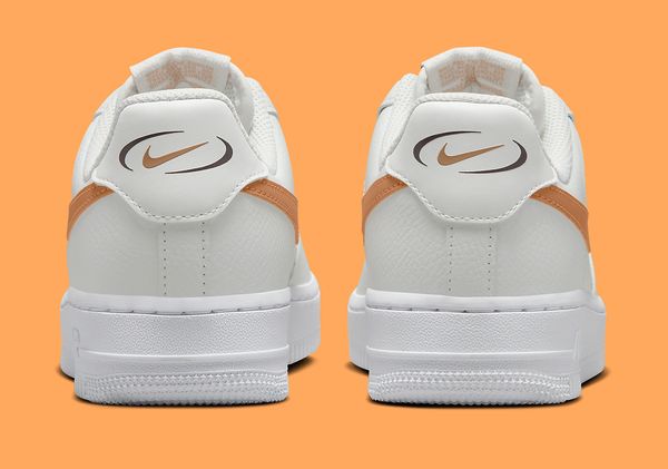 Кросівки жіночі Nike Air Force 1 07 (FQ2742-101), 44.5, WHS, 1-2 дні