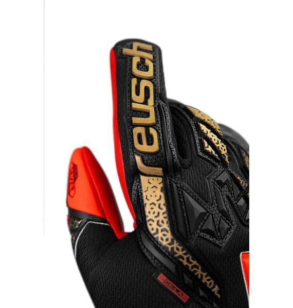 Футбольні рукавиці підліткові Reusch Аttrakt Freegel Silver (5572235-7075), 8, WHS, < 10%, 1-2 дні