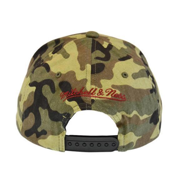 Кепка Mitchell & Ness Nba Chicago Bulls Woodland Desert Stretch (6HSSMM19494-CBUCMWD), One Size, WHS, < 10%, 1-2 дні