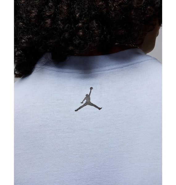 Футболка чоловіча Jordan Brand Sneaker Patch (HJ2326-407), S, OFC, < 10%, 1-2 дні