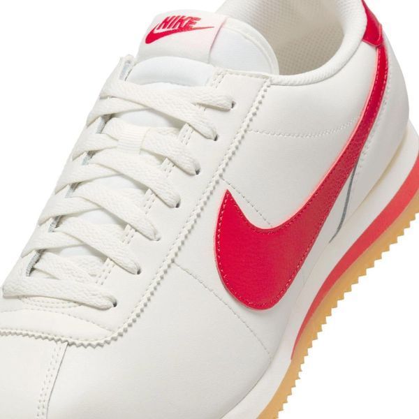 Кросівки чоловічі Nike Cortez (DM4044-110), 41, WHS, < 10%, 1-2 дні