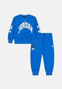 Спортивный костюм подростковый Jordan Jdb Mj Mvp Hbr Jm Ft Set (85F238-BB7), One Size, WHS, 10% - 20%, 1-2 дня