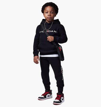 Спортивный костюм детской Jordan Little Kids 2-Piece Baseline Pullover Hoodie Set Black (85D675-023), 4, WHS, < 10%, 1-2 дня