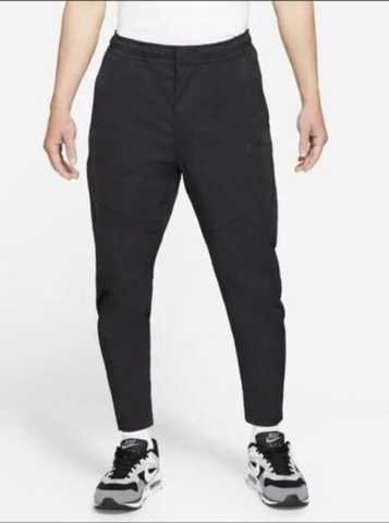 Брюки чоловічі Nike Sportswear Tech Essentials (DR9101-010) -  Інтернет-магазин одягу, взуття і аксесуарів Ideal Sport. Купити оригінальне  взуття та одяг з доставкою по Україні.
