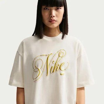 Футболка женская Nike Nsw Ss Tee Boxy Script (IH7607-133), M, WHS, < 10%, 1-2 дня
