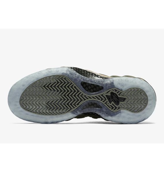 Баскетбольні кросівки жіноче Nike Air Foamposite One (AA3963-001), 39, WHS, < 10%, 1-2 дні