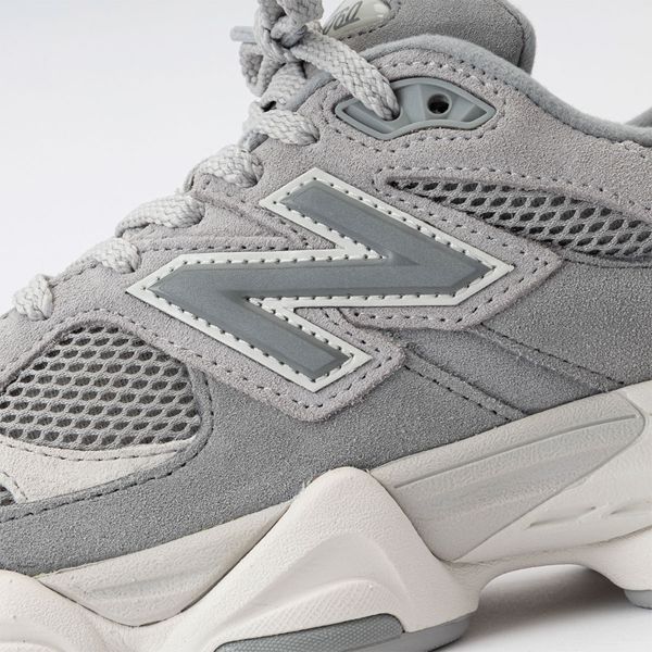 Кросівки унісекс New Balance 9060 (U9060ERD), 37, WHS, < 10%, 1-2 дні